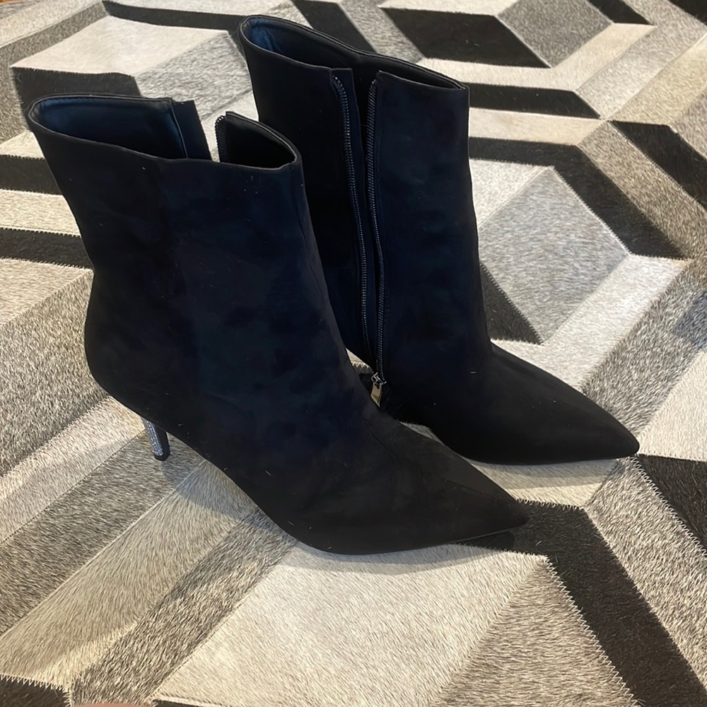 Black heel booties